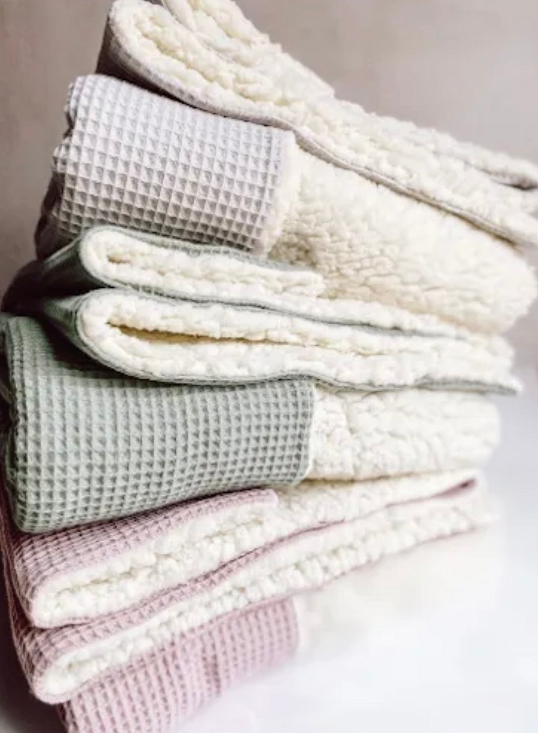 Koosh-uhn Waffle Weave and Sherpa Blanket