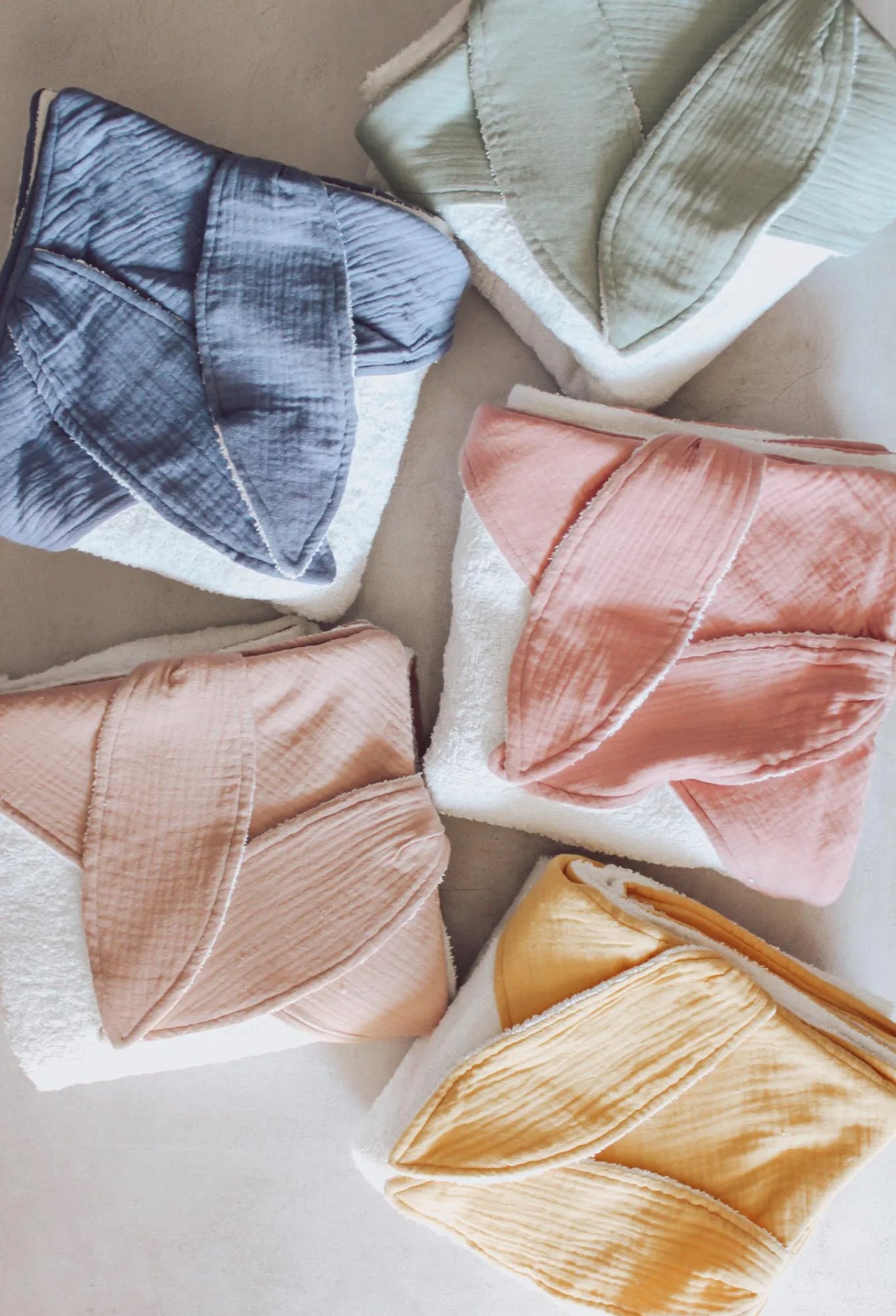 Koosh-uhn Muslin Hooded Towel