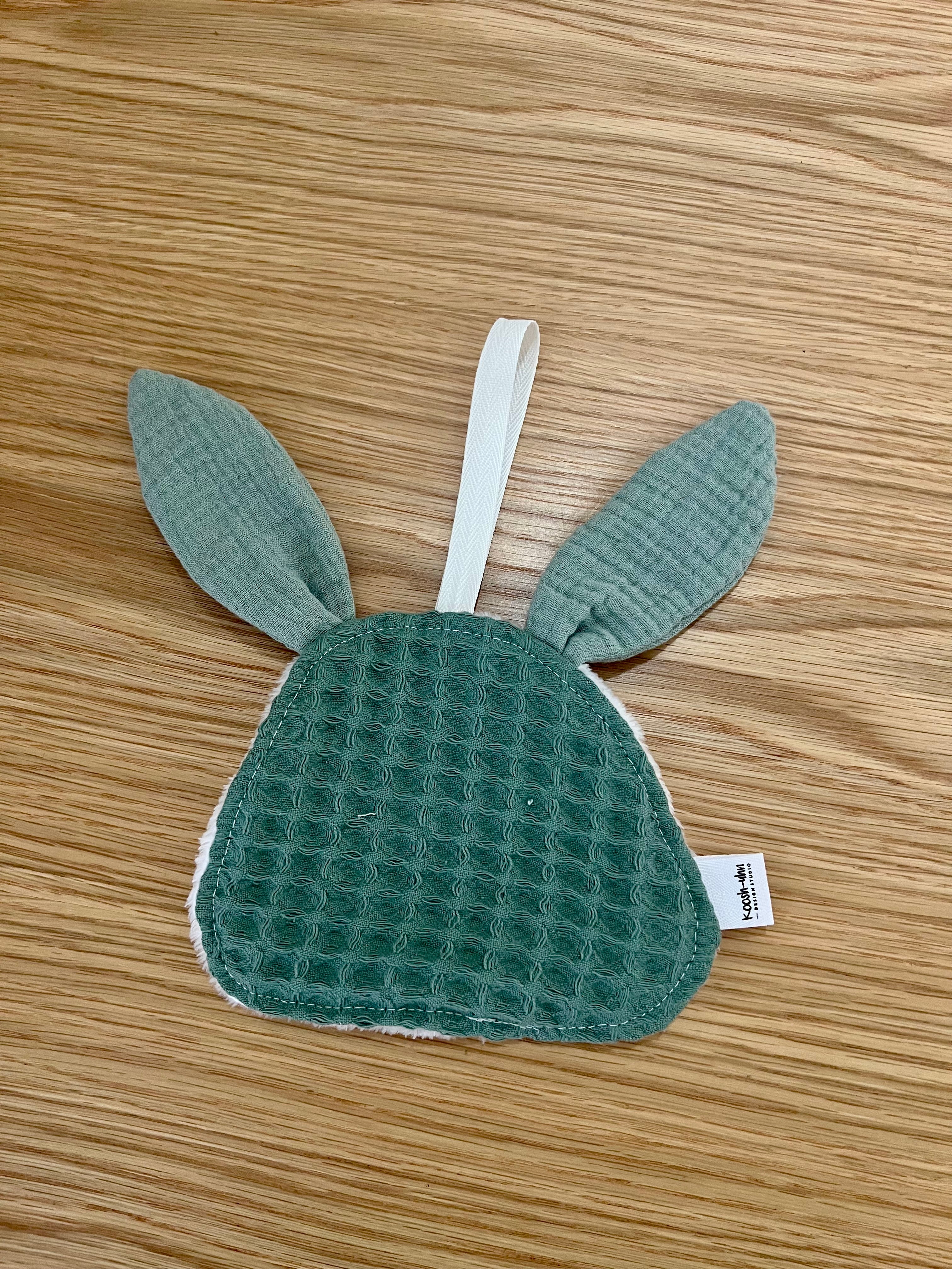 Koosh-uhn Lovie Dummy Holder