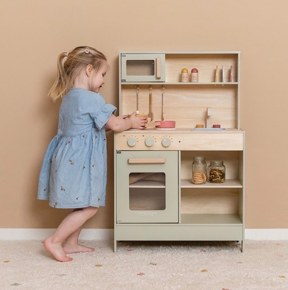 Little Dutch Wooden Kitchen