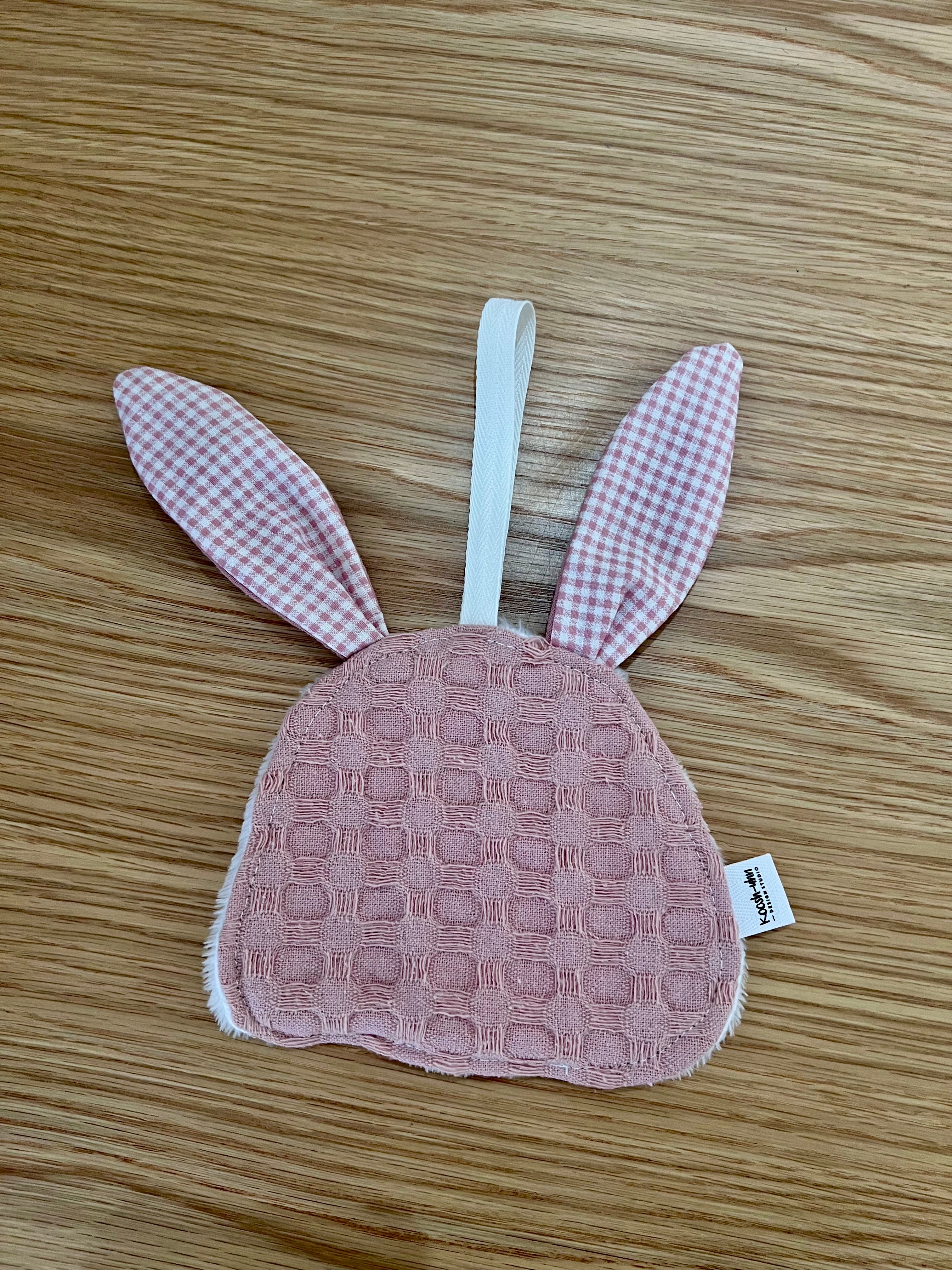 Koosh-uhn Lovie Dummy Holder