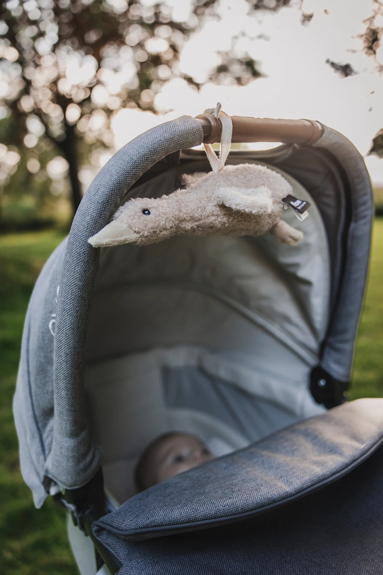 Liva (Oat) - Comforter On-The-Go