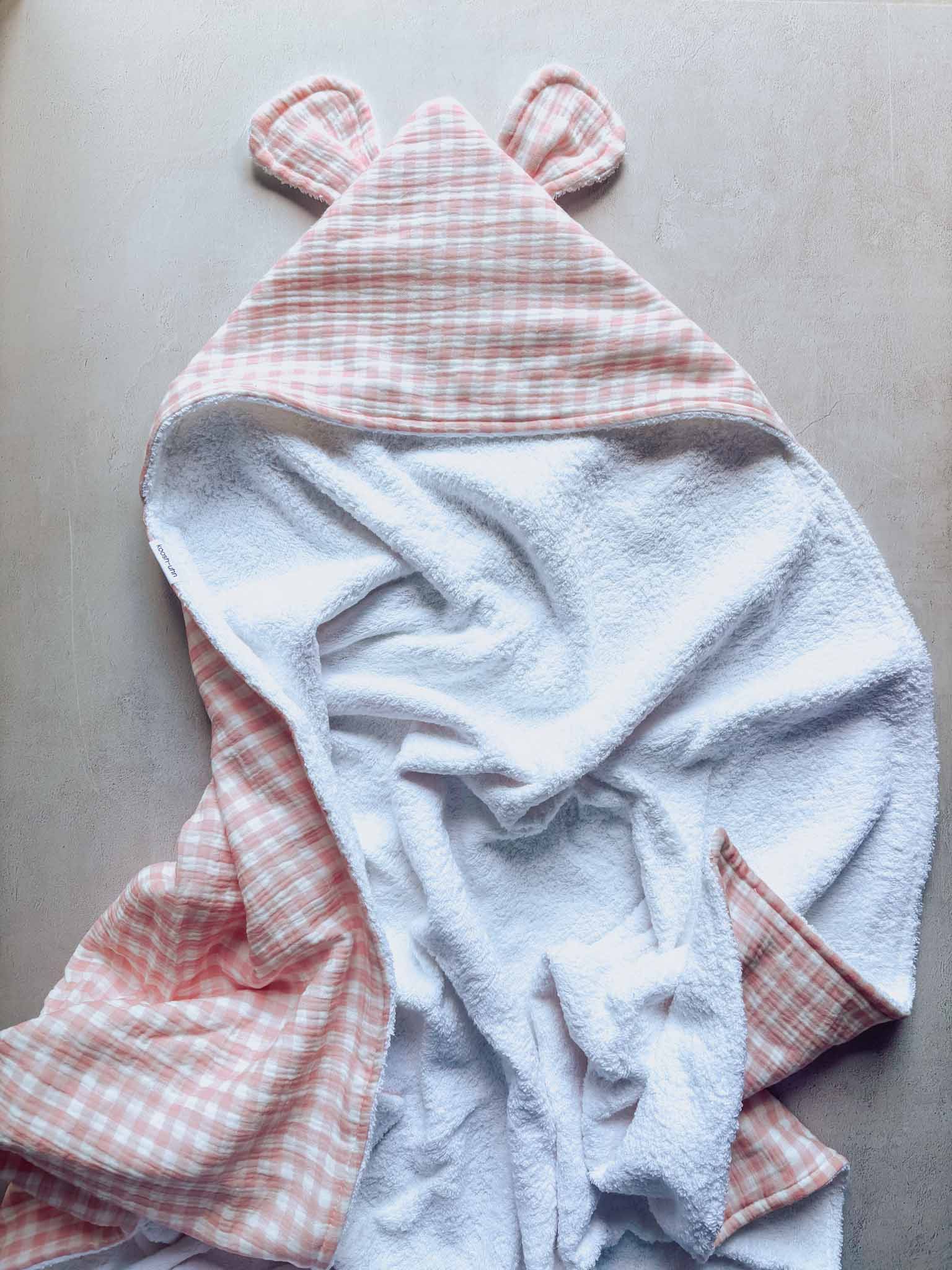 Koosh-uhn Muslin Hooded Towel