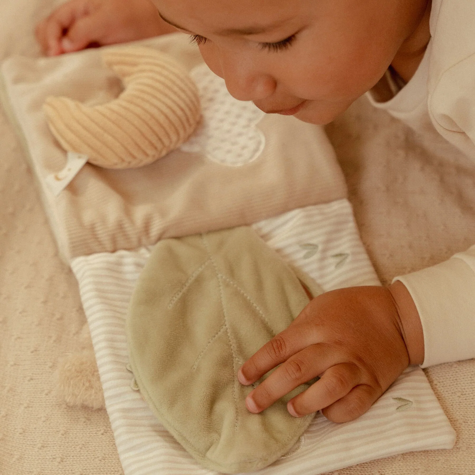 Little Dutch Soft Activity Book Newborn Naturals