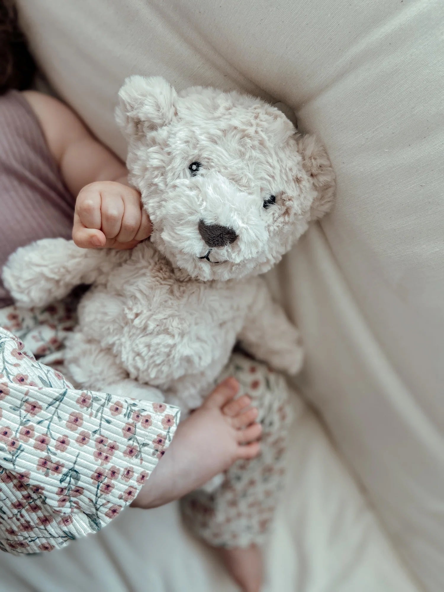 Lou (Beige) - Rechargeable Heartbeat Comforter