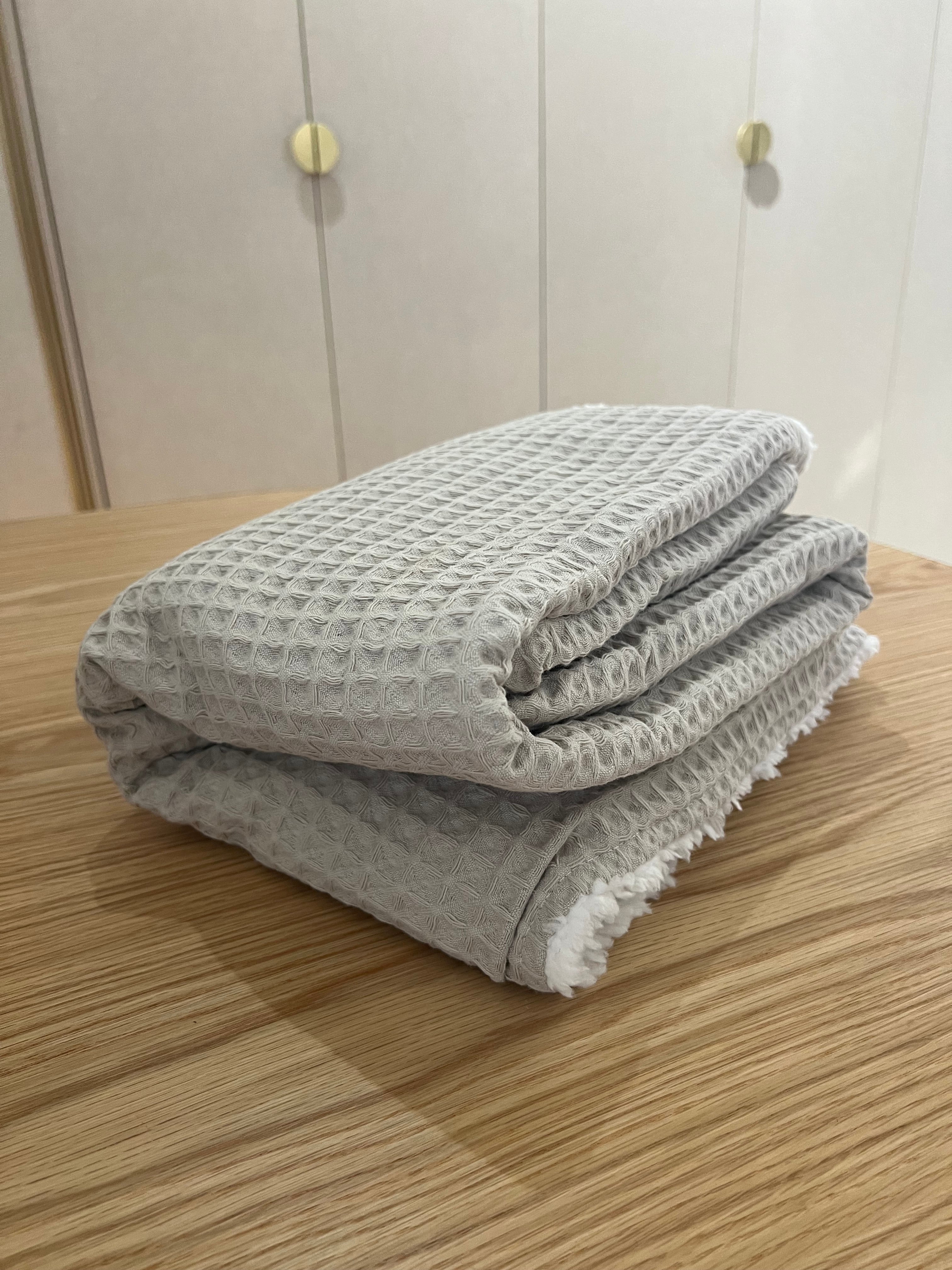 Koosh-uhn Waffle Weave and Sherpa Blanket