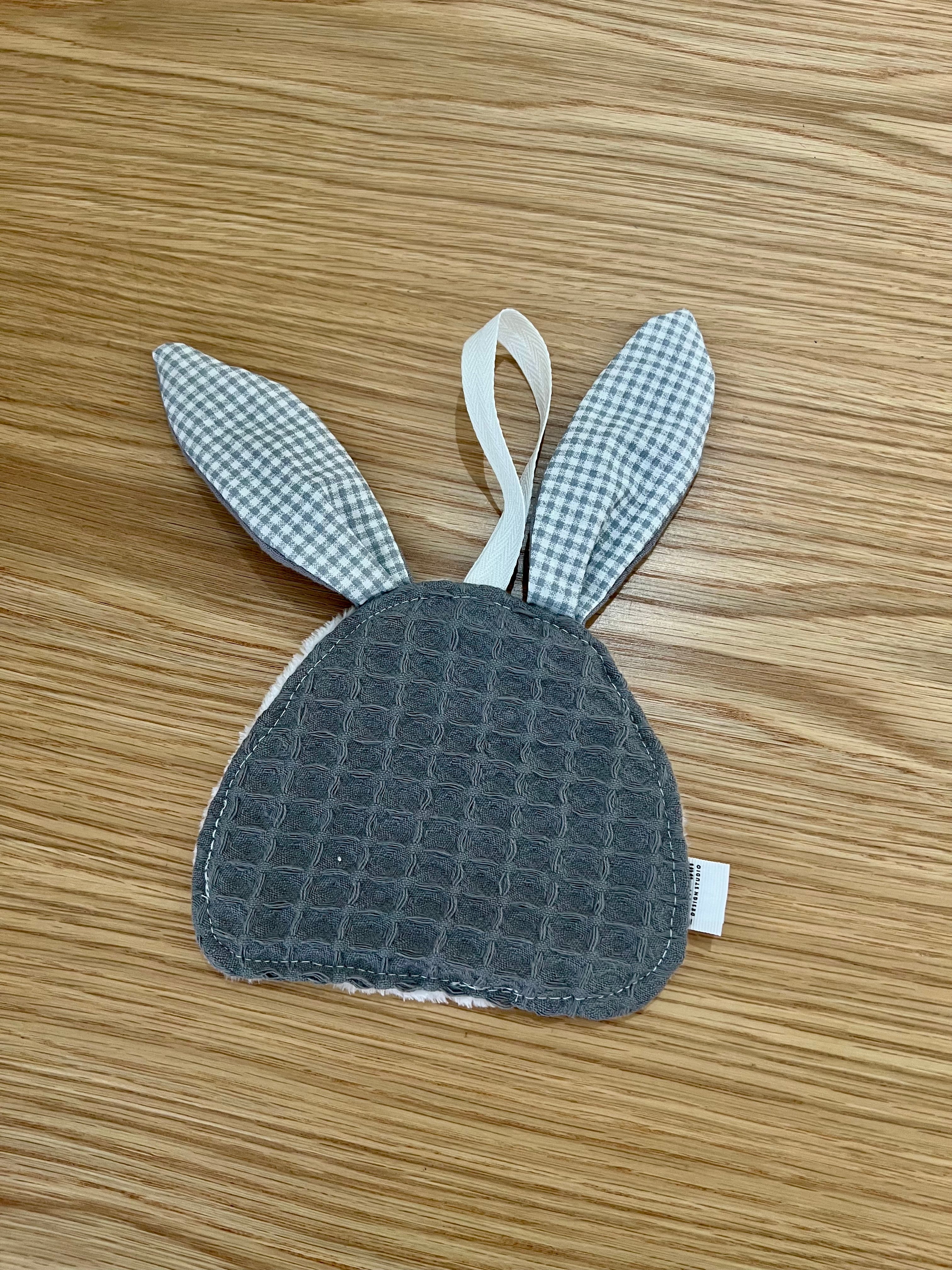 Koosh-uhn Lovie Dummy Holder