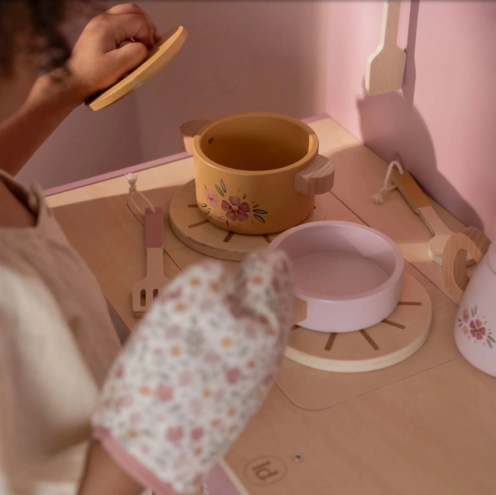 Little Dutch Wooden Kitchen Pink