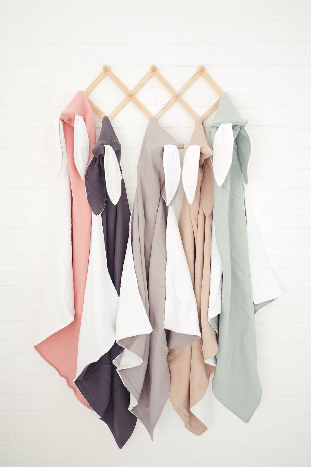 Koosh-uhn Muslin Hooded Towel