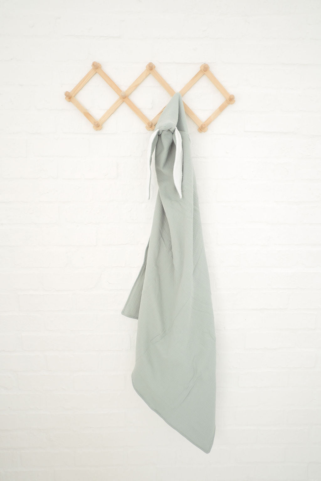 Koosh-uhn Muslin Hooded Towel