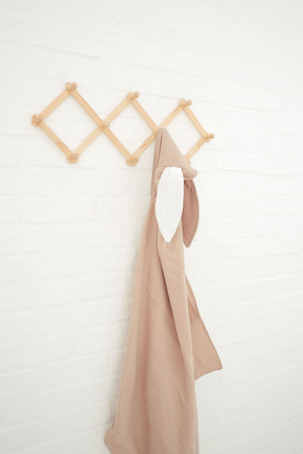 Koosh-uhn Muslin Hooded Towel
