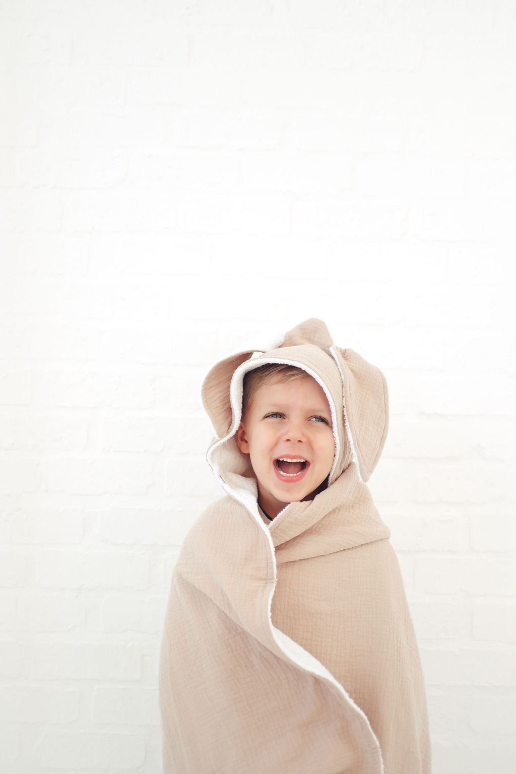 Koosh-uhn Muslin Hooded Towel
